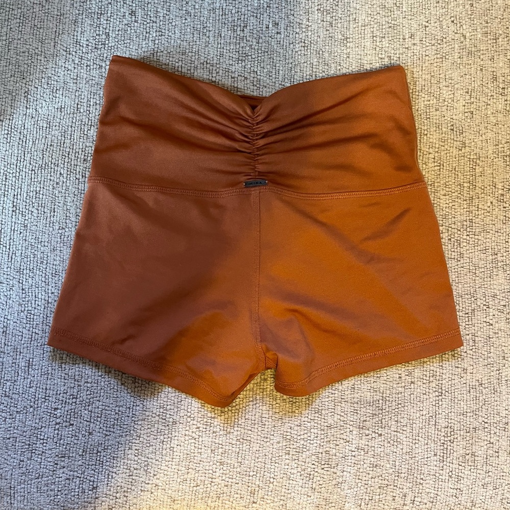 Mika Yoga Wear Bella Shorts size small